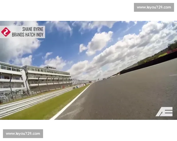 高速激情摩托赛事全程震撼视角直击赛道巅峰对决极限速度瞬间