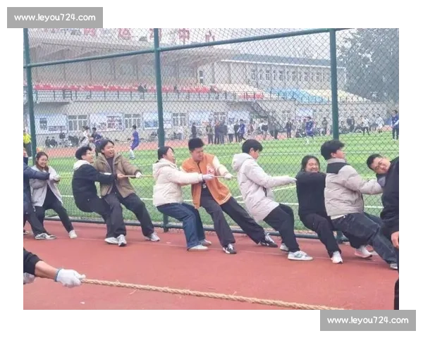 凝心聚力奋勇争先展现团队精神的拔河比赛400风采展示青春力量 凝心聚力奋勇争先展现团队精神的拔河比赛400风采展示青春力量